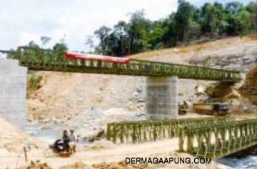 Temporary bailey bridge